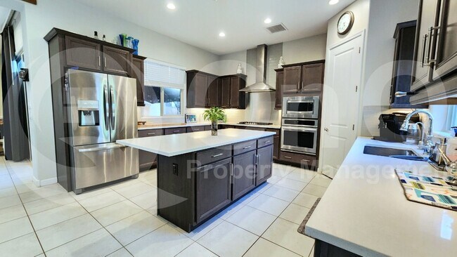 Foto del edificio - 6513 E Rose Marie Ln