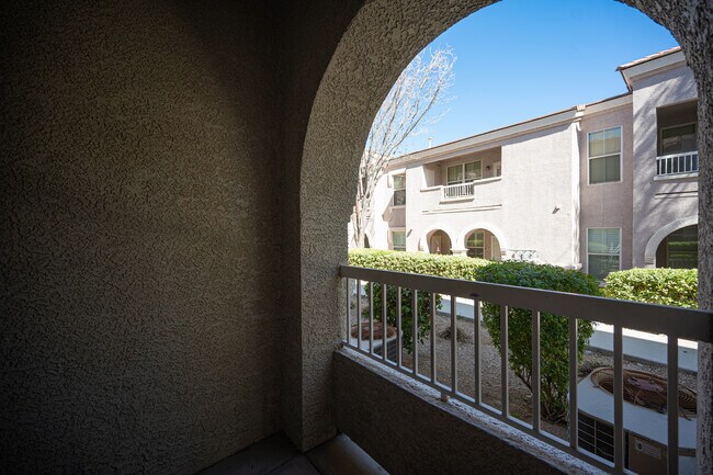 Foto del edificio - 9975 Peace Way