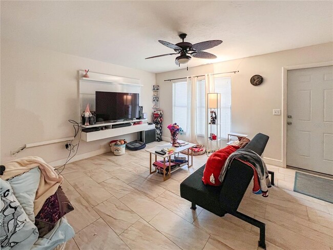 Building Photo - 2445 E Burr Oak Ct