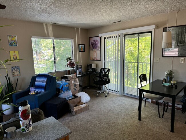 Building Photo - Caliente 4-plex