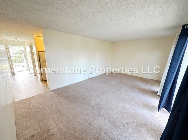 Building Photo - 2873 S King St