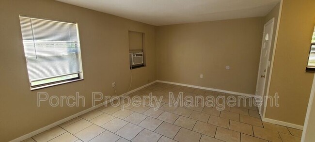 Building Photo - 102 Ellis Dr