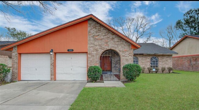 Foto del edificio - 15823 Ruppstock Dr