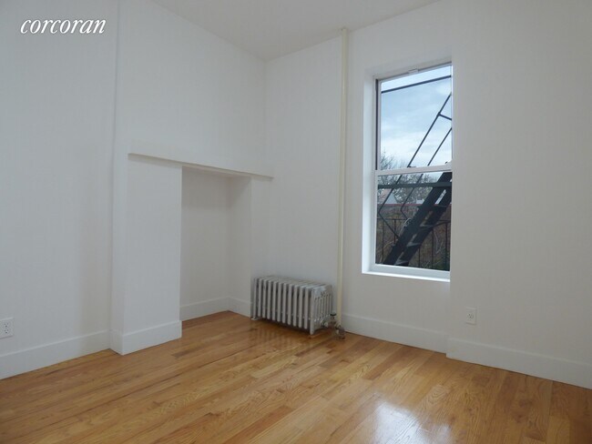 Building Photo - 592 Vanderbilt Ave