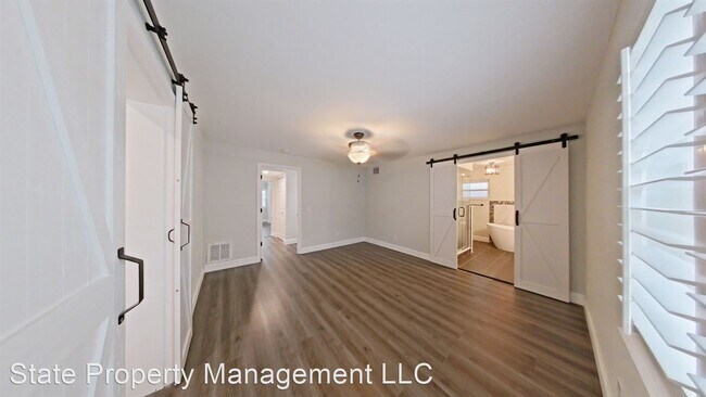 Building Photo - 3 br, 2 bath House - 245 W Spruce St