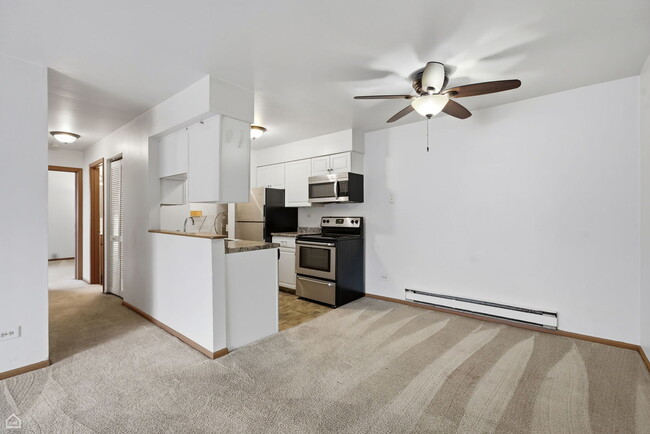 Foto del edificio - 627 S Virginia Rd