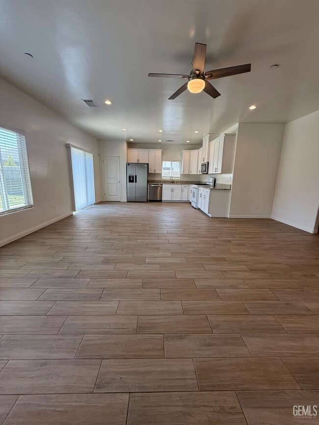 Building Photo - 3915 Costa Del Sol Ln