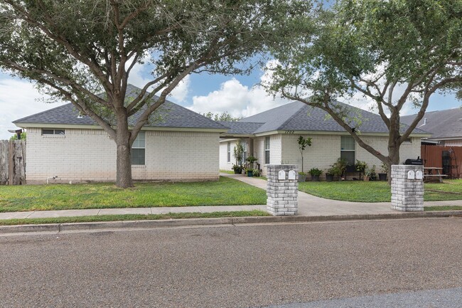 Building Photo - 1702 Tierra Dulce Dr