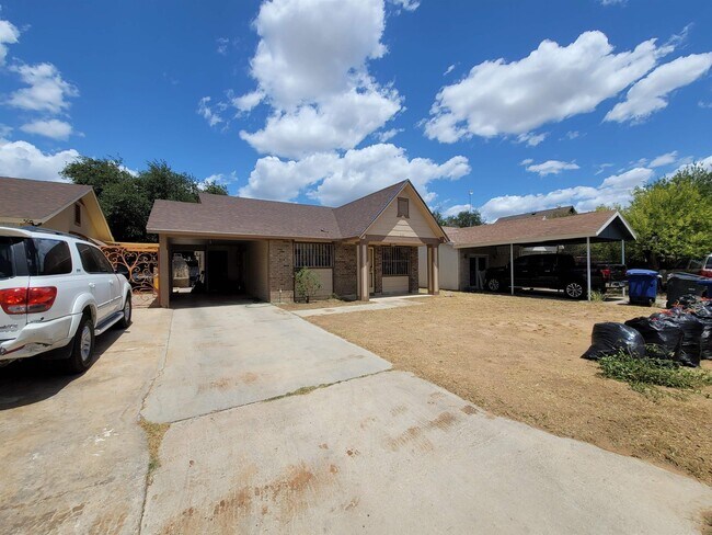 Building Photo - 503 Cimarron Dr