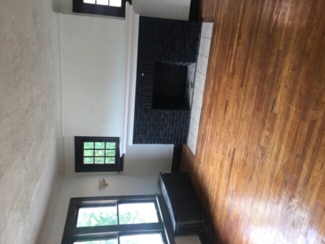 Building Photo - 2021-2021 Calvert Ave