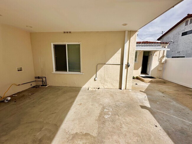 Building Photo - Gardena-1 bd/1ba Spanish Contemporary Home...