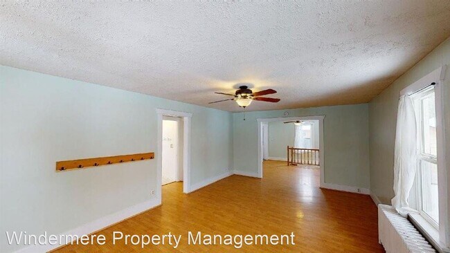 Building Photo - 4 br, 1 bath House - 611 E Maple Street