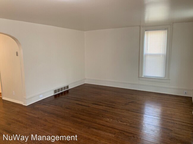 Building Photo - 3 br, 1.5 bath House - 417 N Water St