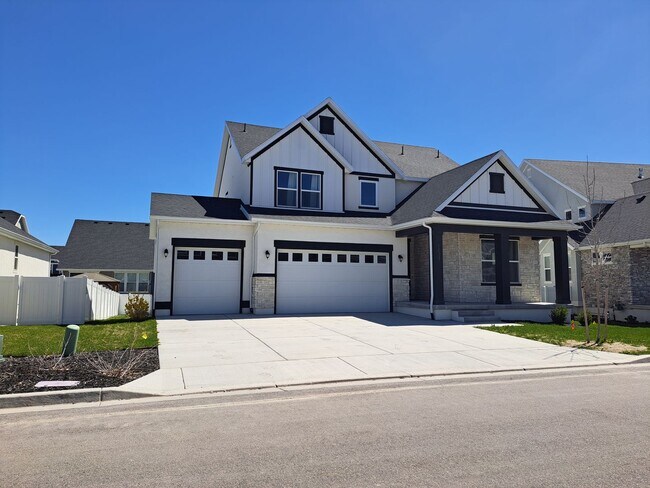 Foto del edificio - Trails and more at this Harvest Park Home in Mapleton!!