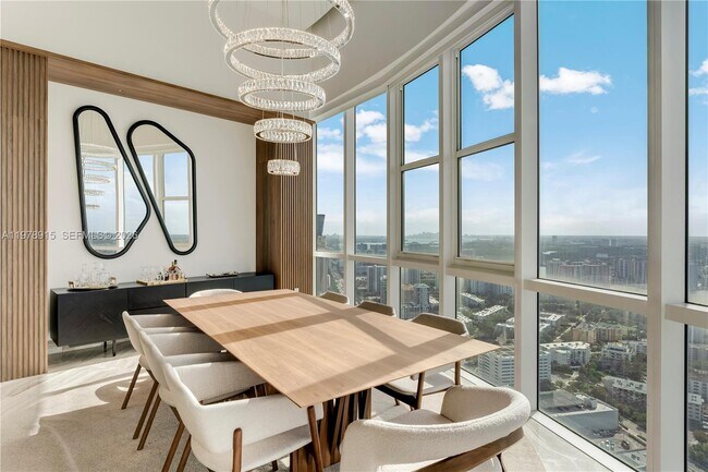 Foto del edificio - 18201 Collins Ave