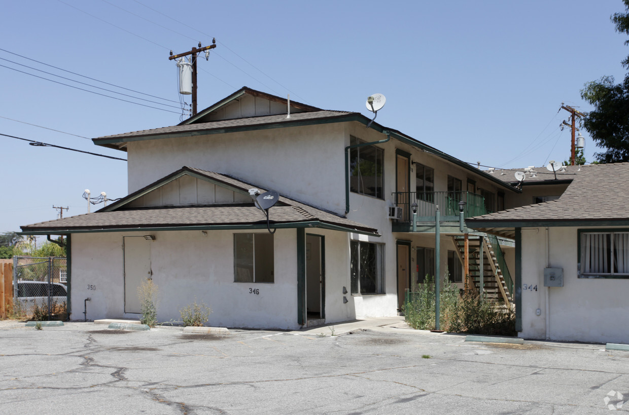 Building Photo - Hemet Garden Apartments