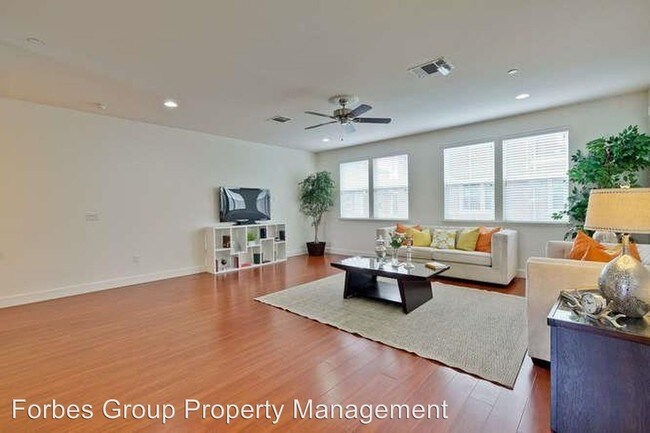 Building Photo - 4 br, 3.5 bath House - 1775 McCandless Dr.