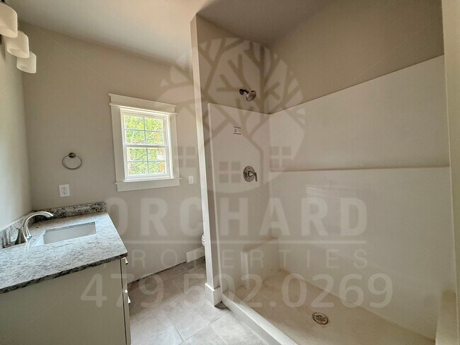Foto del edificio - Bella Vista Single-Family Home- 2 Bed/ 2 Bath- Well-Designed Hazelwood Plan