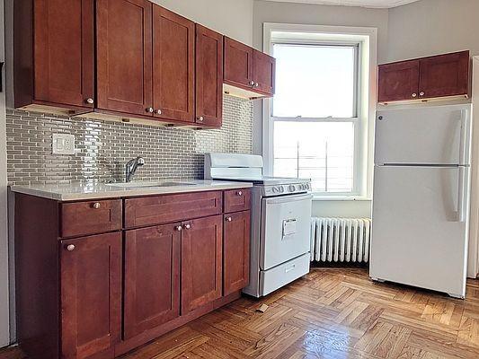 Primary Photo - 3 bedroom in BRONX NY 10473