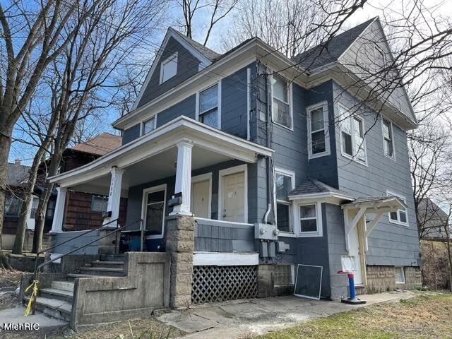 Building Photo - 1408 E Main St