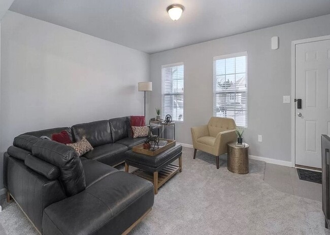 Building Photo - March Availability in Tiburon!