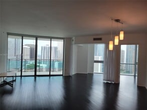 Building Photo - 350 S Miami Ave