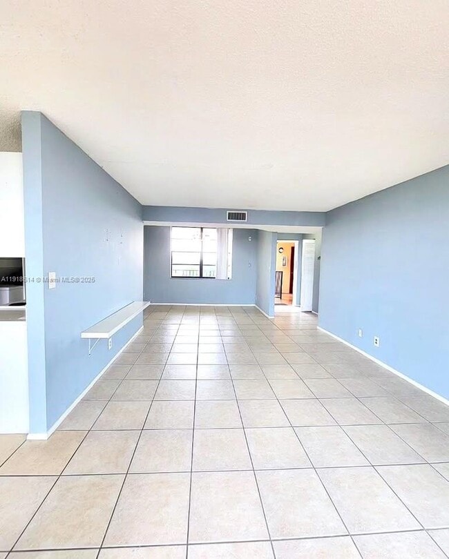 Building Photo - 3400 Blue Lake Dr