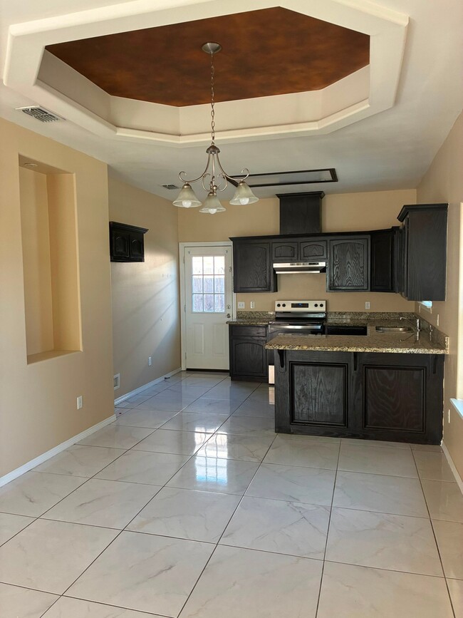 Building Photo - 3012 Basil Dr