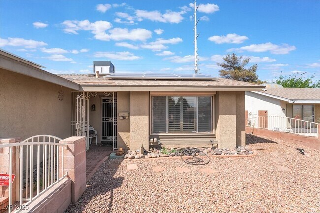 Foto del edificio - 7250 Clearwater Cir