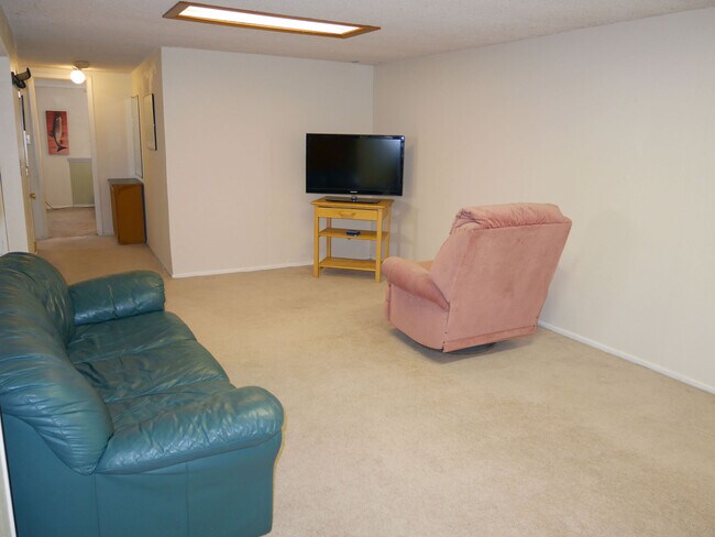 Building Photo - 16360 E Fremont Ave