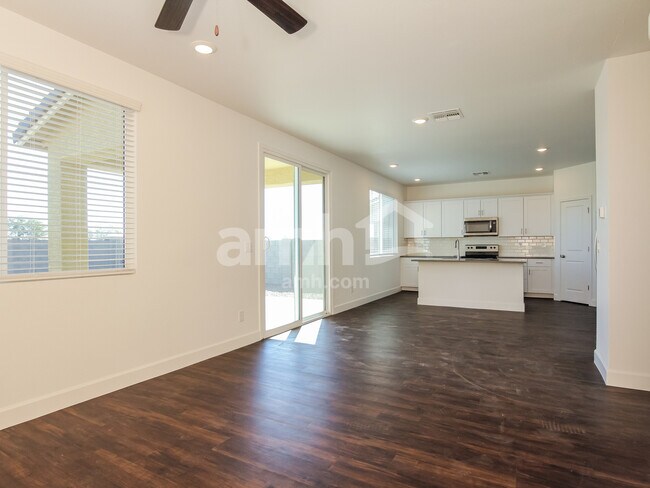 Building Photo - 8959 N 171st Dr
