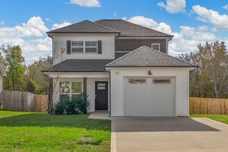 Building Photo - 403 Hillside Dr