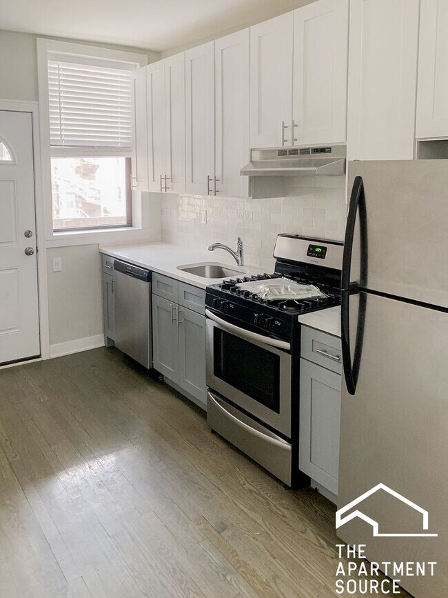 Building Photo - 5059 N Damen Ave