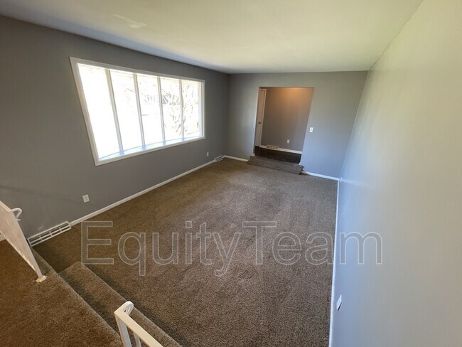 Foto del edificio - 800 Accent Park Dr
