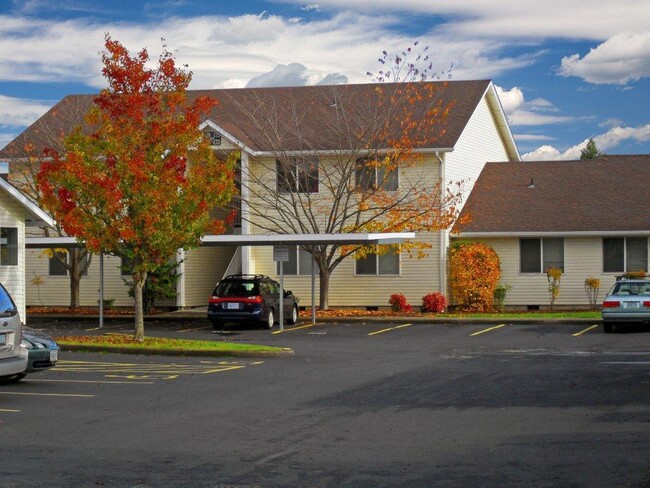 Interior Photo - 020-Creekside Apartments