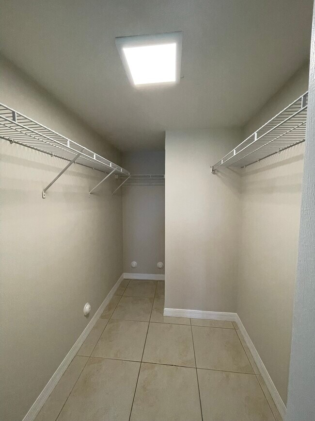 Foto del edificio - 2731 SE 12th Rd