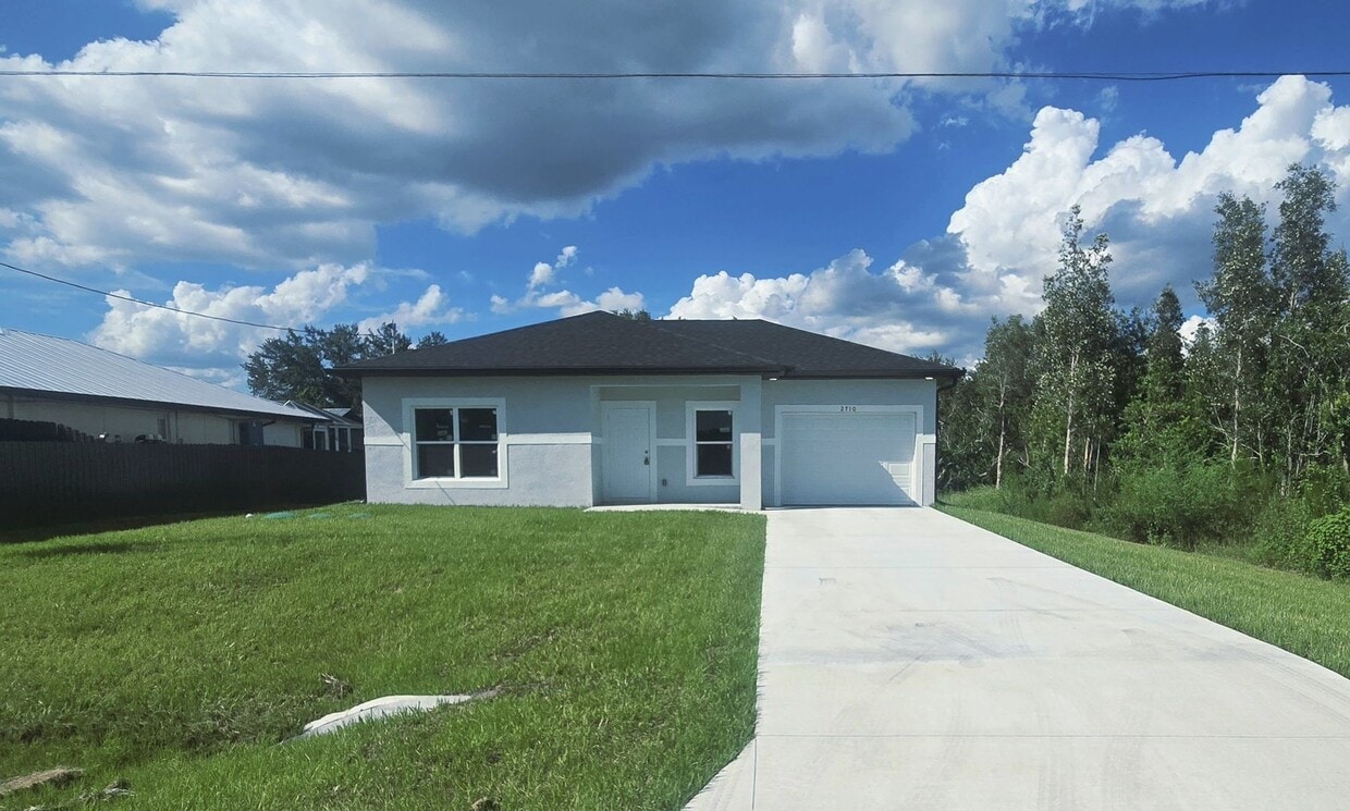 Foto principal - BRAND NEW 2/2/1-SW LEHIGH ACRES