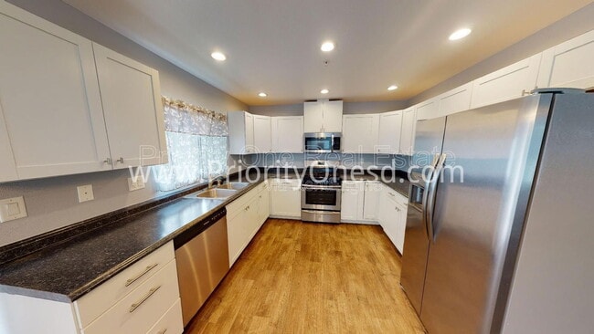 Building Photo - 3854 Alameda Way