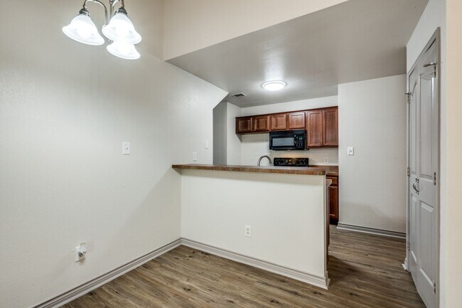 Building Photo - 596 Harbour Town