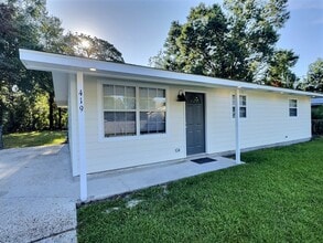 Building Photo - 419 Woody Cir