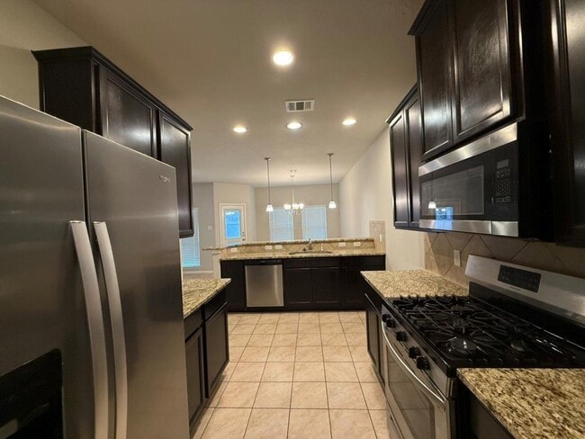Building Photo - 105 Camelot Pl Ct
