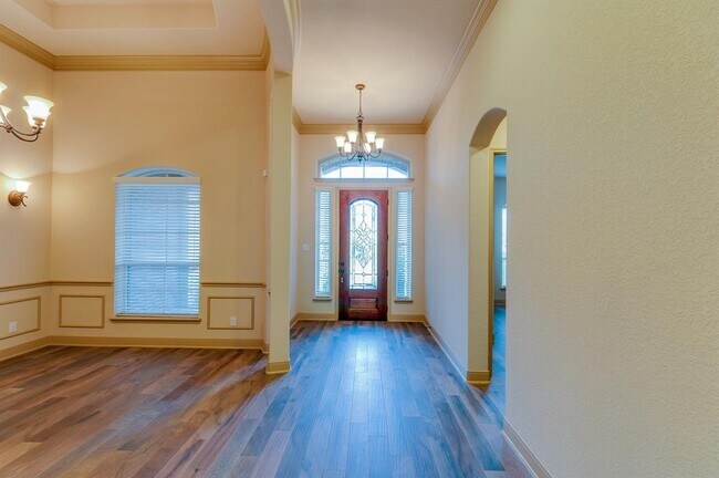 Building Photo - 10 Shallowford Pl