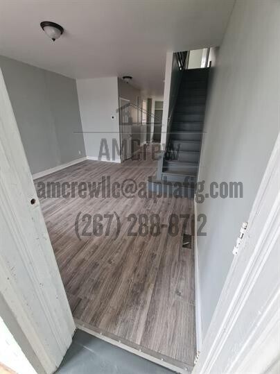 Building Photo - 416 W Wellens St