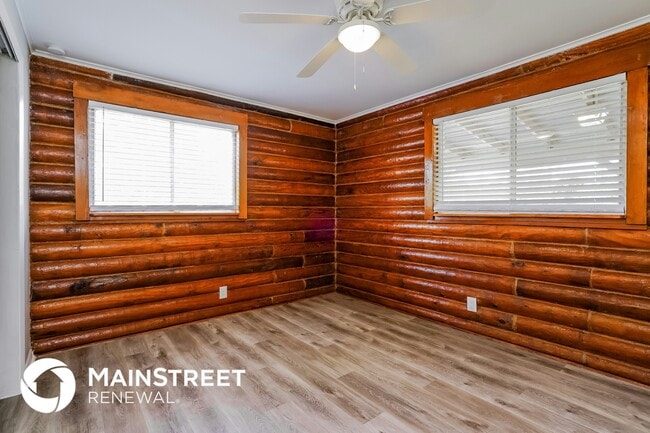 Foto del edificio - 1219 Thompson Ave