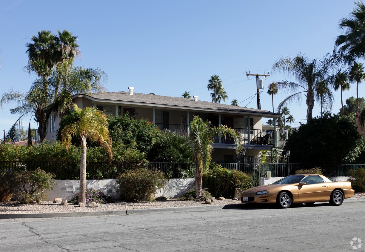 Primary Photo - 1674 S Via Salida