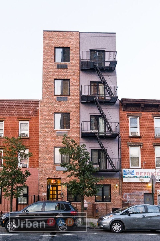 Foto principal - 112 Manhattan Ave