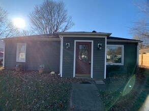 Building Photo - 1826 Miller Dr