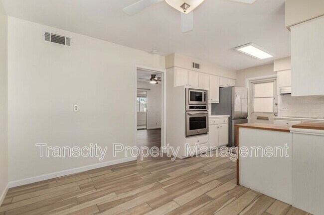 Foto del edificio - 5817 E Duncan St