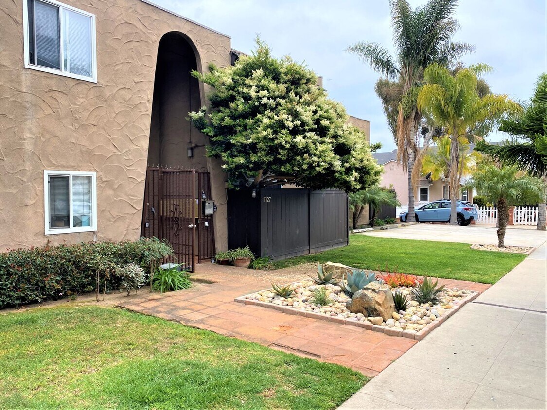 to your new condo in Pacific Beach... Condo for Rent in San