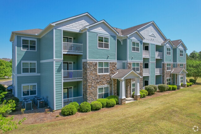 Building Veiw - Reserve at Mill Creek